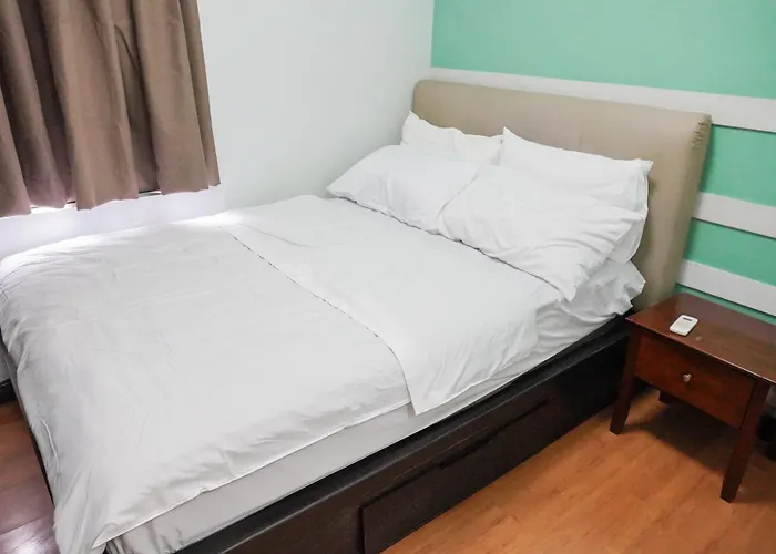 Eton Baypark Bay Apartment Manila
